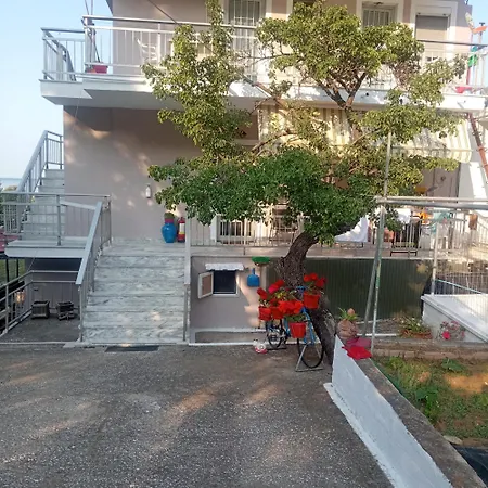 House Mantesos Appartement *