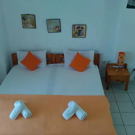 House Mantesos Apartment Kinira