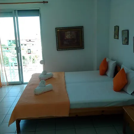 Apartment House Mantesos *