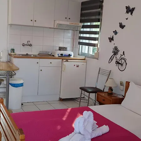 House Mantesos Apartment