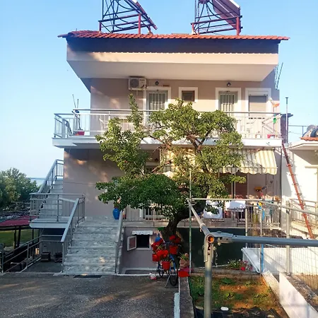 House Mantesos Apartment Koinira