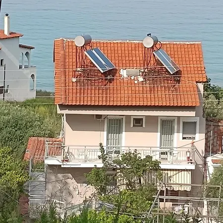 Apartment House Mantesos Koinira