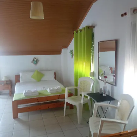 House Mantesos Apartment Kinira