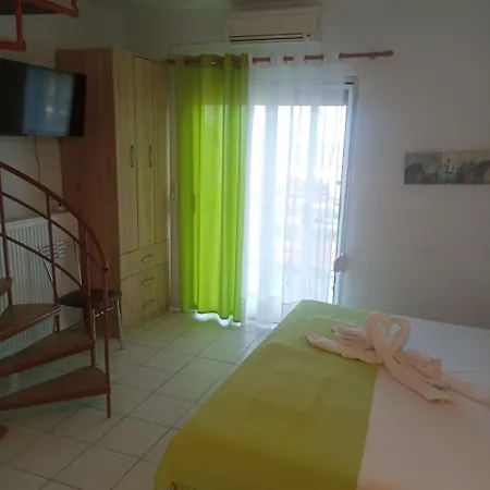 Apartment House Mantesos Koinira