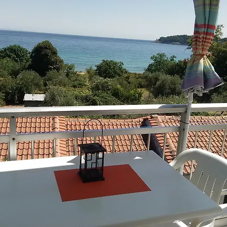 Apartment House Mantesos *