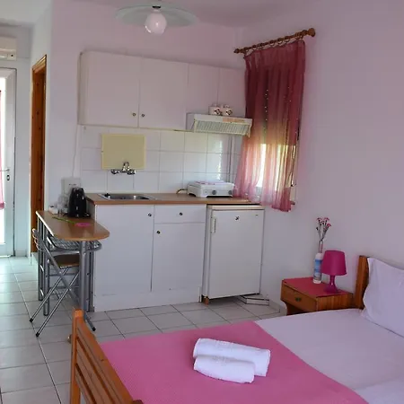 Apartment House Mantesos