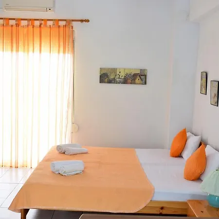 Apartment House Mantesos *