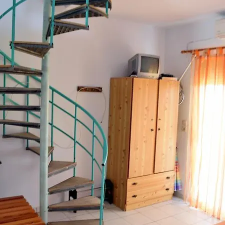 House Mantesos Koinira