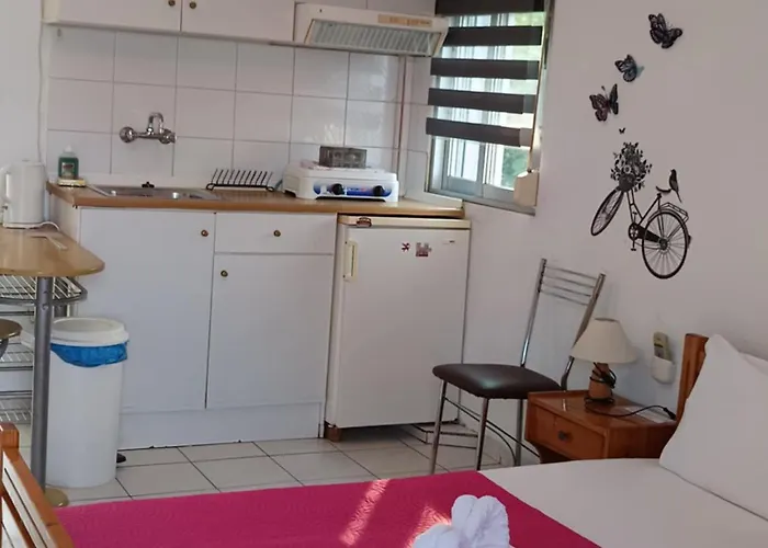 House Mantesos Daire