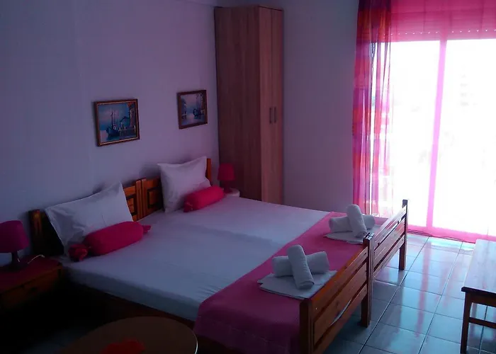 Apartament House Mantesos